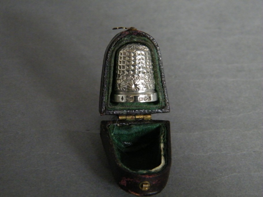 #0940 Victorian Leather Cased Sterling Silver Thimble, Chester 1892 **SOLD**