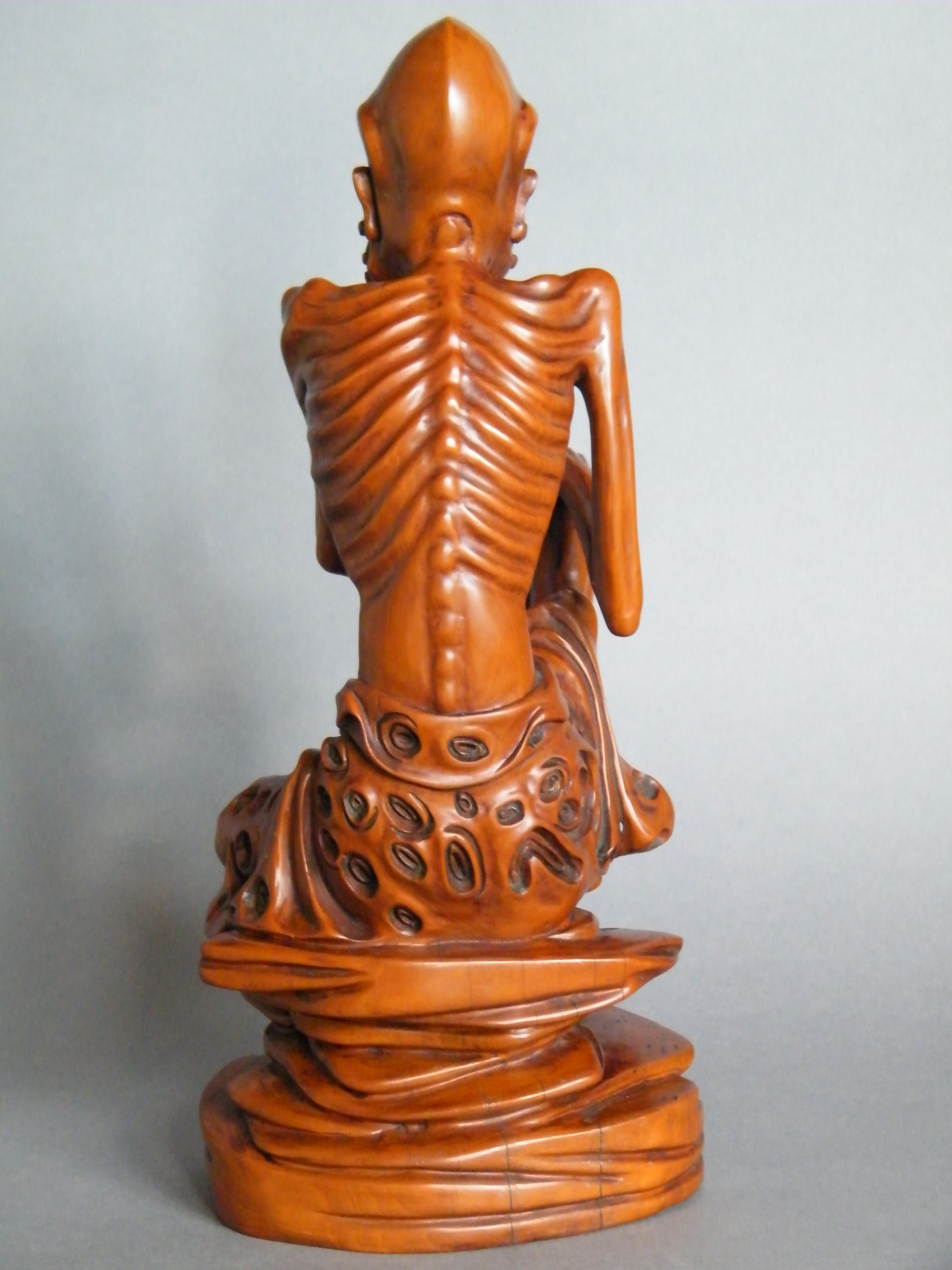 #0009   18th Century Chinese Boxwood Figure 'Damo'  -  Sold to China - April 2012 售至中国 - 2012 年4月
