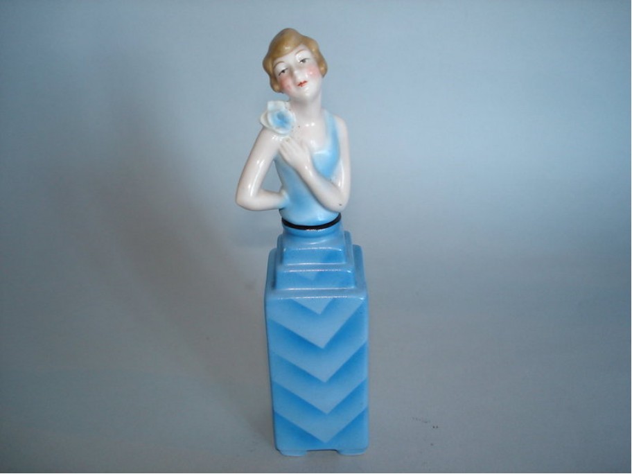 #0017 1920s - 30s Art Deco Scent Bottle **SOLD**