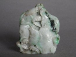 #0830  Chinese Jadeite Carp & Lotus 'Boulder', Late 18th/19th Century 鲤鱼翡翠把件 - 18/19世纪 Price on Request 售价待询