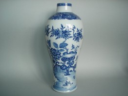 #0225 18th Century Chinese Export Vase - Qianlong reign (1736-1795) **Sold** to China  - September 2009 售至中国 - 2009年9月