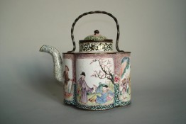 #0294  Rare Mid 18th Century Chinese Enamel Wine Ewer Qianlong  **Sold to China - March 2011 售至中国 - 2011年3月**