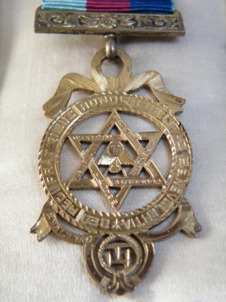 #1674   Cased Sterling Silver Masonic Jewel, 1927  **Sold**   March 2018