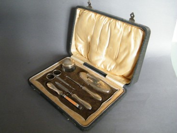 #0153 Cased 1920s Silver Mounted Ladies Manicure Set