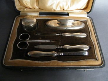 #0153 Cased 1920s Silver Mounted Ladies Manicure Set