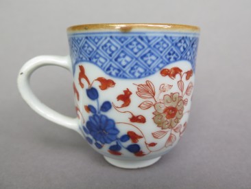 #1595  Early 18th Century Chinese Imari Export Coffee Cup, circa 1723 - 1735  **Sold** in our Liverpool shop - June 2018 / 利物浦店内售出 - 2018年6月