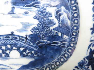 #1608  18th Century Chinese Export Porcelain 'Landscape' Plate, Qianlong reign (1736-1795)  **Sold** in our Liverpool shop - June 2018 / 利物浦店内售出 - 2018年6月