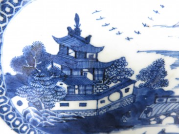#1608  18th Century Chinese Export Porcelain 'Landscape' Plate, Qianlong reign (1736-1795)  **Sold** in our Liverpool shop - June 2018 / 利物浦店内售出 - 2018年6月