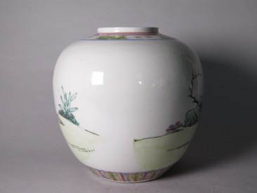 #1571  Chinese Famille Rose Porcelain Jar, circa 1870-1920  Sold in our Liverpool shop - June 2018 / 利物浦店内售出 - 2018年6月