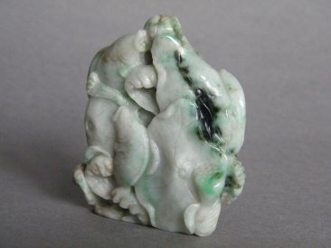 #0830  Chinese Jadeite Carp & Lotus 'Boulder', Late 18th/19th Century 鲤鱼翡翠把件 - 18/19世纪 Price on Request 售价待询