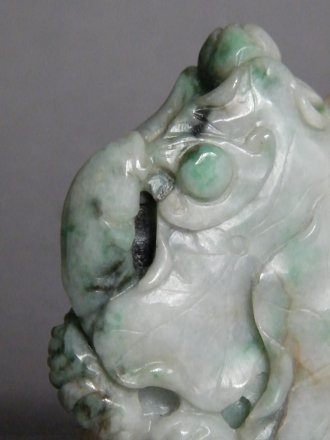 #0830  Chinese Jadeite Carp & Lotus 'Boulder', Late 18th/19th Century 鲤鱼翡翠把件 - 18/19世纪 Price on Request 售价待询