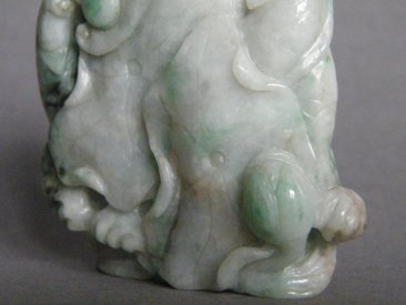 #0830  Chinese Jadeite Carp & Lotus 'Boulder', Late 18th/19th Century 鲤鱼翡翠把件 - 18/19世纪 Price on Request 售价待询