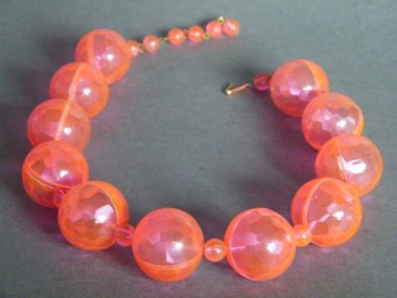 #0362 1960s Pink Plastic Necklace - Unused **SOLD**