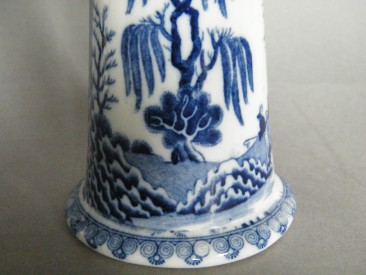 #1627  Mason's 'Patent Ironstone' Willow pattern Vase, circa 1845