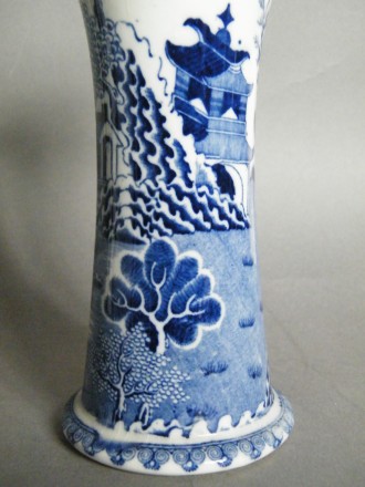 #1627  Mason's 'Patent Ironstone' Willow pattern Vase, circa 1845