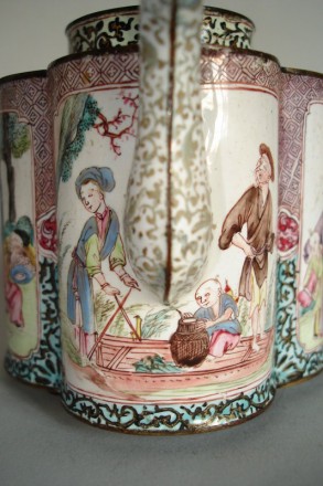 #0294  Rare Mid 18th Century Chinese Enamel Wine Ewer Qianlong  **Sold to China - March 2011 售至中国 - 2011年3月**