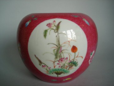 #0132 Finely Decorated Chinese Jar or Lantern - Qianlong Mark  **Sold** to China - November 2008 售至中国 - 2008年11月