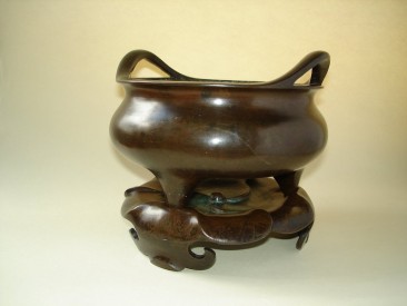 #0182 17th Century Bronze Chinese Censer and Stand  **Sold** to USA - January 2010 售至美国 - 2010年1月
