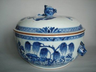 #0190 Large Circular Chinese Export Tureen circa 1750 **Sold** through our Liverpool shop August 2008 店内售出 - 2008年 8月