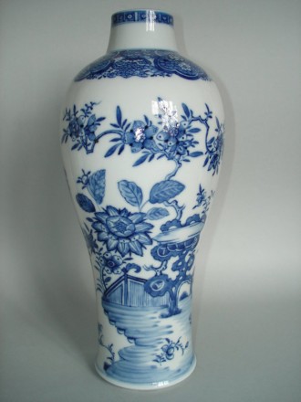 #0225 18th Century Chinese Export Vase - Qianlong reign (1736-1795) **Sold** to China  - September 2009 售至中国 - 2009年9月