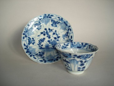 #0180 Blue & White Chinese Export Cup Saucer - Kangxi Reign (1662-1722) **Sold** through our Liverpol shop July 2008 店内售出 - 2008年7月