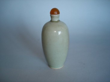 #0032 Chinese 'Peachbloom' Snuff Bottle 19th Century or Earlier **Sold** to U.S.A. - March 2009 售至美国 - 2009年3