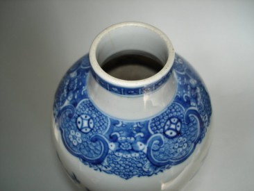 #0225 18th Century Chinese Export Vase - Qianlong reign (1736-1795) **Sold** to China  - September 2009 售至中国 - 2009年9月