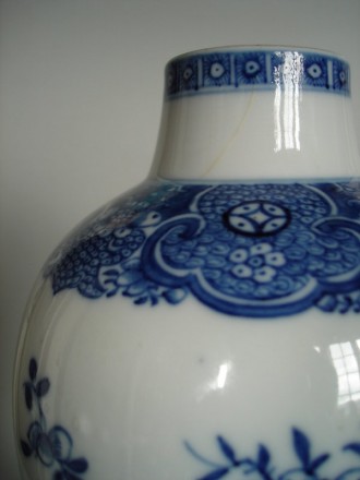 #0225 18th Century Chinese Export Vase - Qianlong reign (1736-1795) **Sold** to China  - September 2009 售至中国 - 2009年9月