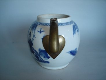 #0012  Early 18thCentury Blue and White Chinese Export Teapot   *SOLD* to Australia