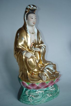 #0149  Chinese Porcelain Guanyin - Republic Period  circa 1920-1940  **Sold** through our Liverpool shop - July 2009 利物浦店内售出 - 2009年7月