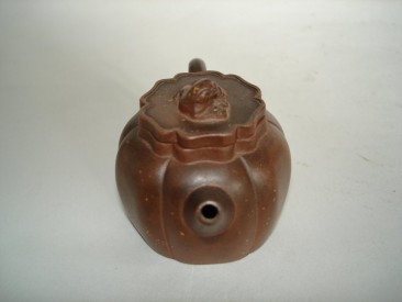 #0207  Early 18th Century Chnese Miniature Yixing Teapot **Sold** to Taiwan  - December 2008 售至台湾 - 2008年12月