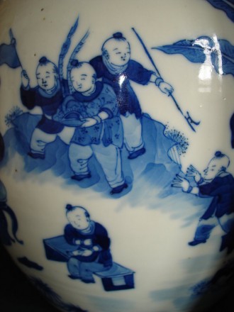 #0231 Large Kangxi Style Chinese Blue and White Jar  **Sold** to China - May 2009 售至中国 - 2009年5月