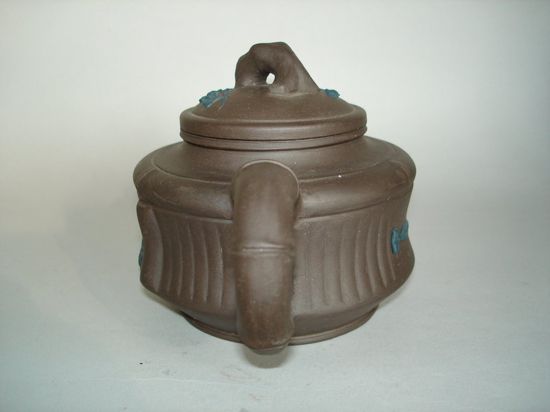 #0147  Chinese Yixing Stoneware Teapot - 20th Century **Sold**  to Hong Kong - JULY 2009 售至香港 - 2009年7月