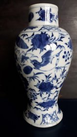 #1620 Blue & White Chinese Export Vase, late 19th/20th Century  **Sold 2022****