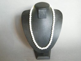 #1008 1960s Phosphorescent "glow-in-the-Dark" Plastic Beads
