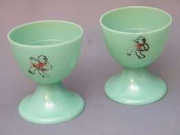 #1761 Pair of 1940s / 1950s Plastic Egg Cups, probably Beetleware    **SOLD**