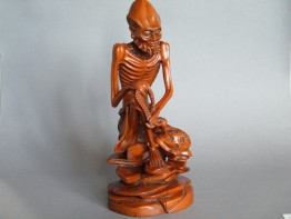 #0009   18th Century Chinese Boxwood Figure 'Damo'  -  Sold to China - April 2012 售至中国 - 2012 年4月