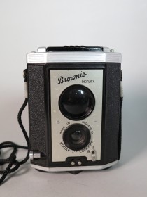 #1602  Kodak Brownie 'Reflex' Camera, circa 1945 - 1960  **SOLD** June 2017