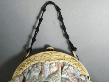 #0844 Tapestry Ladies Handbag with (circa 1920s) Celluloid Clasp  *SOLD*