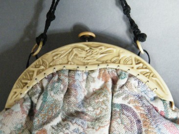 #0844 Tapestry Ladies Handbag with (circa 1920s) Celluloid Clasp  *SOLD*