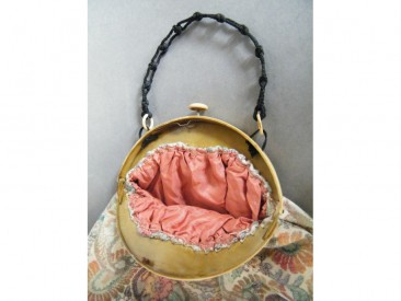 #0844 Tapestry Ladies Handbag with (circa 1920s) Celluloid Clasp  *SOLD*