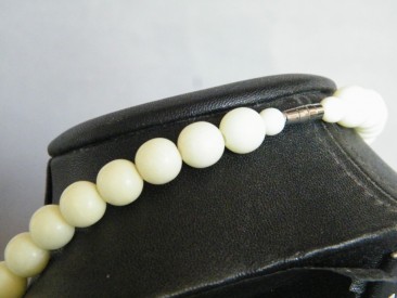 #1008 1960s Phosphorescent "glow-in-the-Dark" Plastic Beads