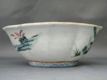 #1725 19th Century Chinese Famille Rose Porcelain Lotus Bowl, Tongzhi (1862-1874)   Sold in our Liverpool shop - August 2018 / 利物浦店内售出 - 2018年8月