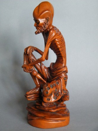 #0009   18th Century Chinese Boxwood Figure 'Damo'  -  Sold to China - April 2012 售至中国 - 2012 年4月