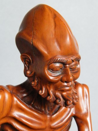 #0009   18th Century Chinese Boxwood Figure 'Damo'  -  Sold to China - April 2012 售至中国 - 2012 年4月