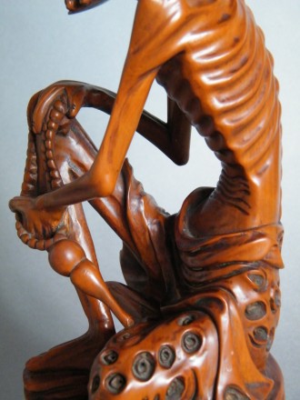 #0009   18th Century Chinese Boxwood Figure 'Damo'  -  Sold to China - April 2012 售至中国 - 2012 年4月