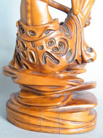 #0009   18th Century Chinese Boxwood Figure 'Damo'  -  Sold to China - April 2012 售至中国 - 2012 年4月