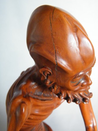 #0009   18th Century Chinese Boxwood Figure 'Damo'  -  Sold to China - April 2012 售至中国 - 2012 年4月