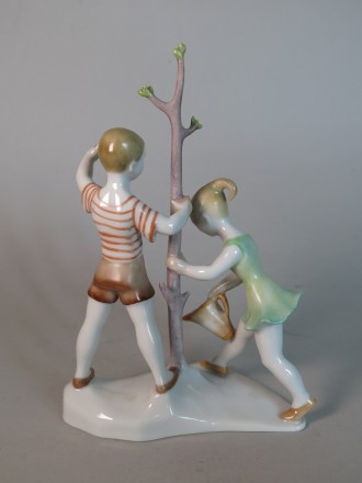 #1632  1950s - 60s Herend Porcelain Figure Group from Hungary