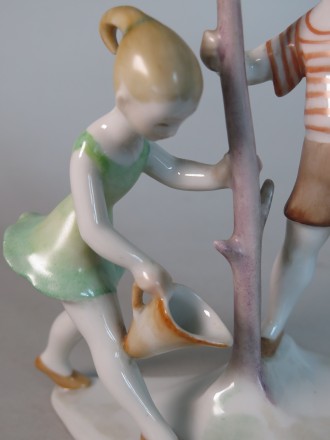 #1632  1950s - 60s Herend Porcelain Figure Group from Hungary